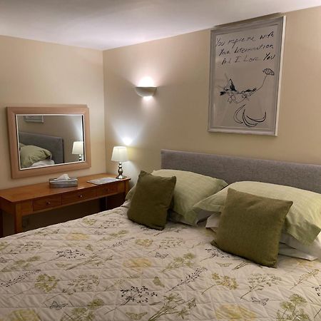 Ground Floor Garden Cottage, Near Stonehenge 쉬루톤 외부 사진