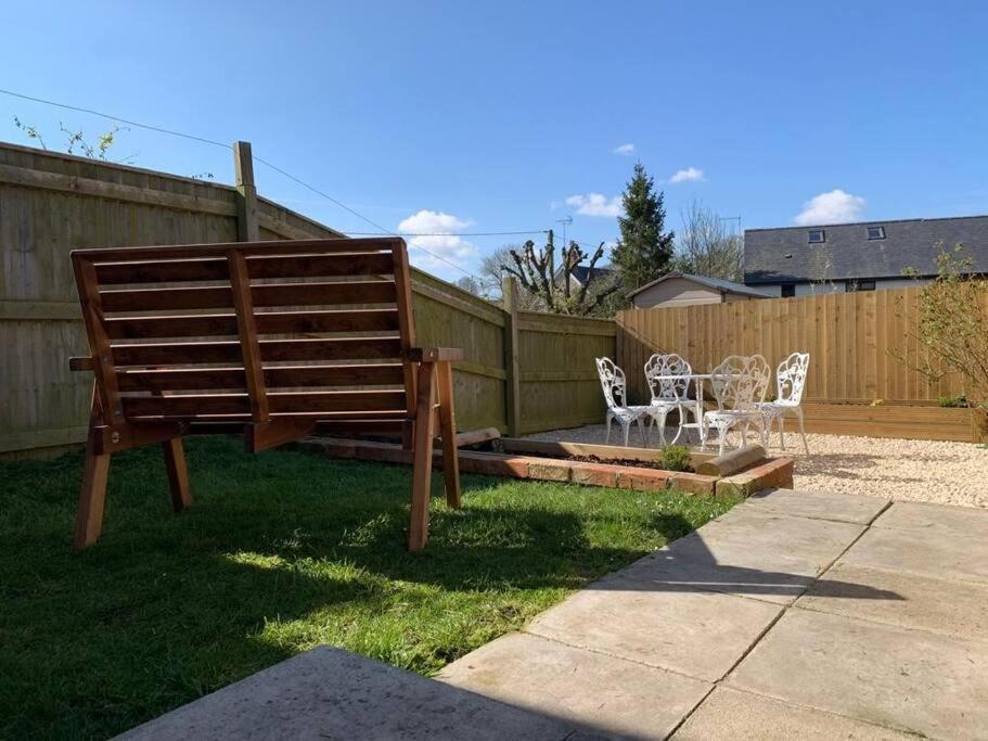 Ground Floor Garden Cottage, Near Stonehenge 쉬루톤 외부 사진