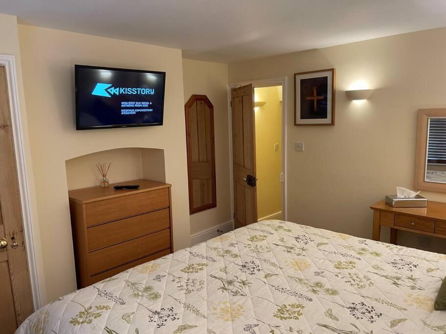 Ground Floor Garden Cottage, Near Stonehenge 쉬루톤 외부 사진