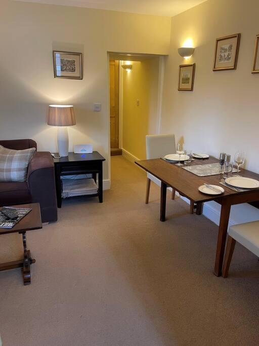 Ground Floor Garden Cottage, Near Stonehenge 쉬루톤 외부 사진