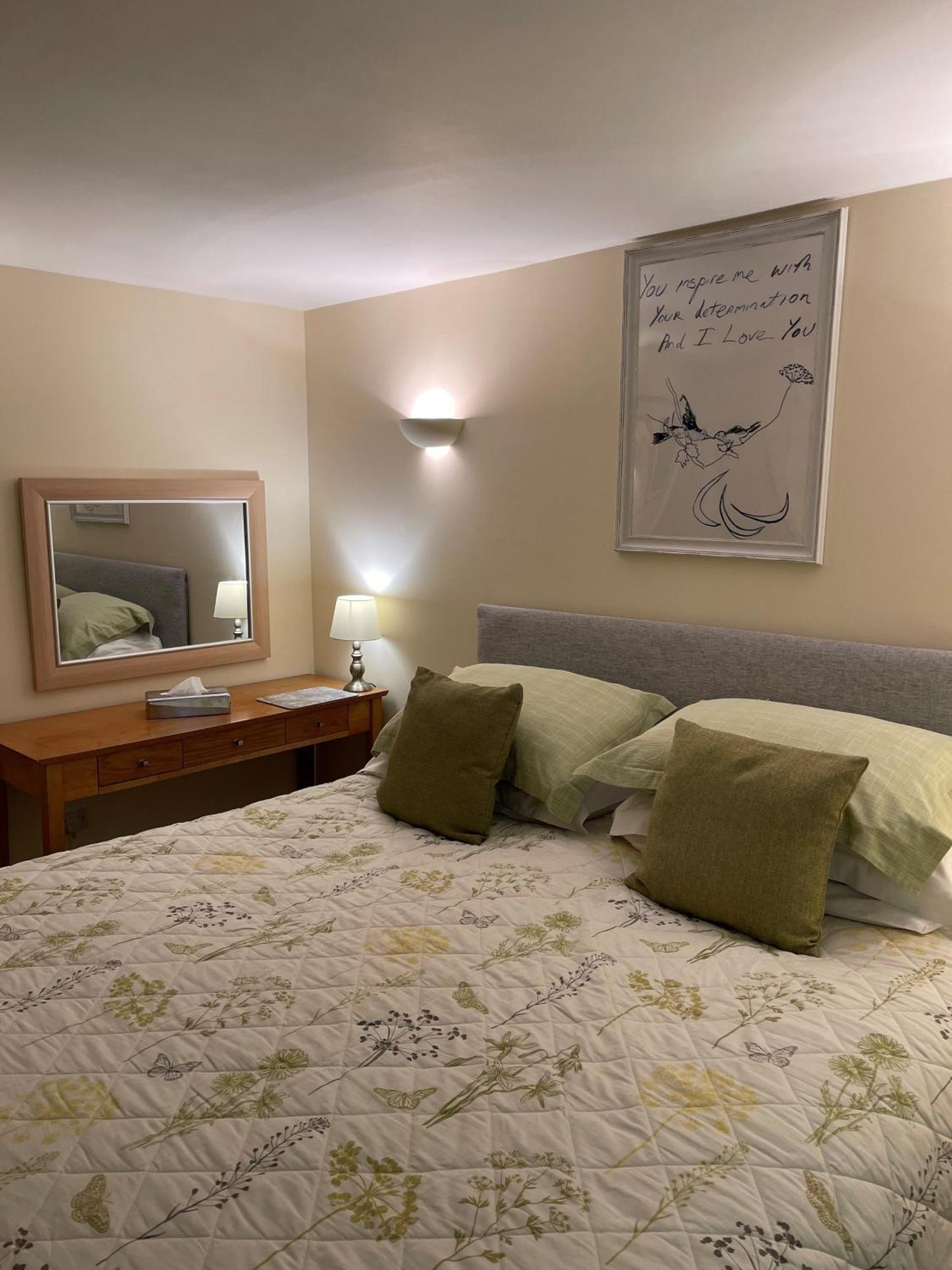 Ground Floor Garden Cottage, Near Stonehenge 쉬루톤 외부 사진
